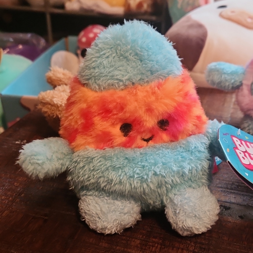 BumBumz Sara the Lava Lamp / RetroBumz squad by Kellytoy NEW WITH TAGS